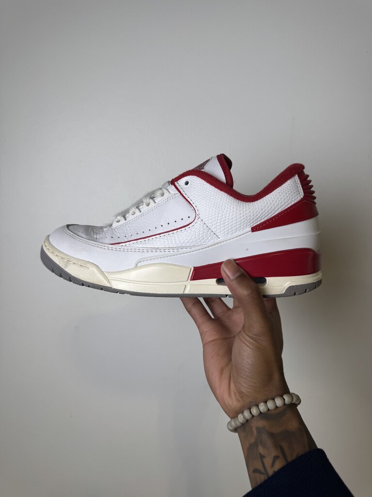 JORDAN 2 WHITE VARSITY SZ 8.5