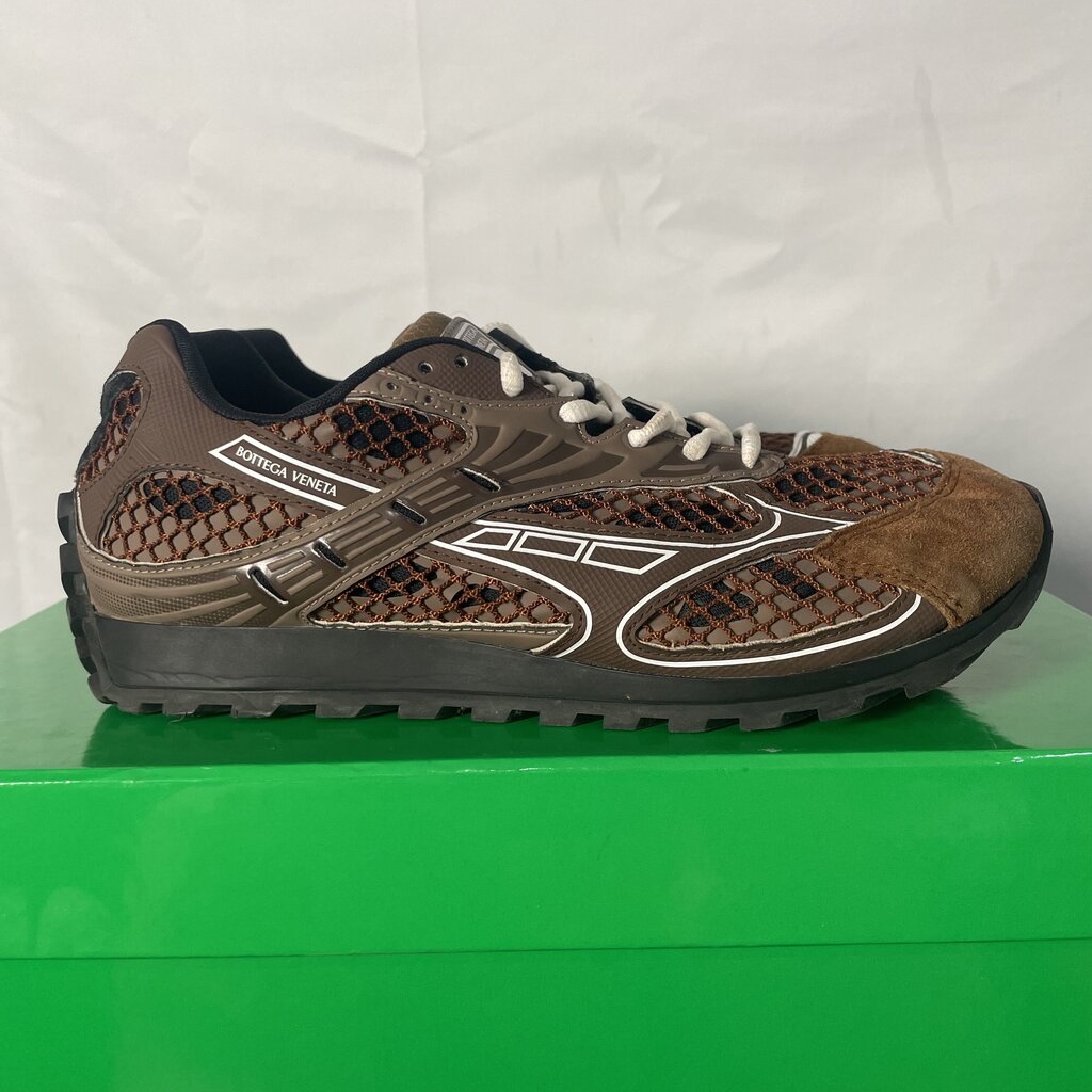 Brown Bottega Orbits Sz. 43