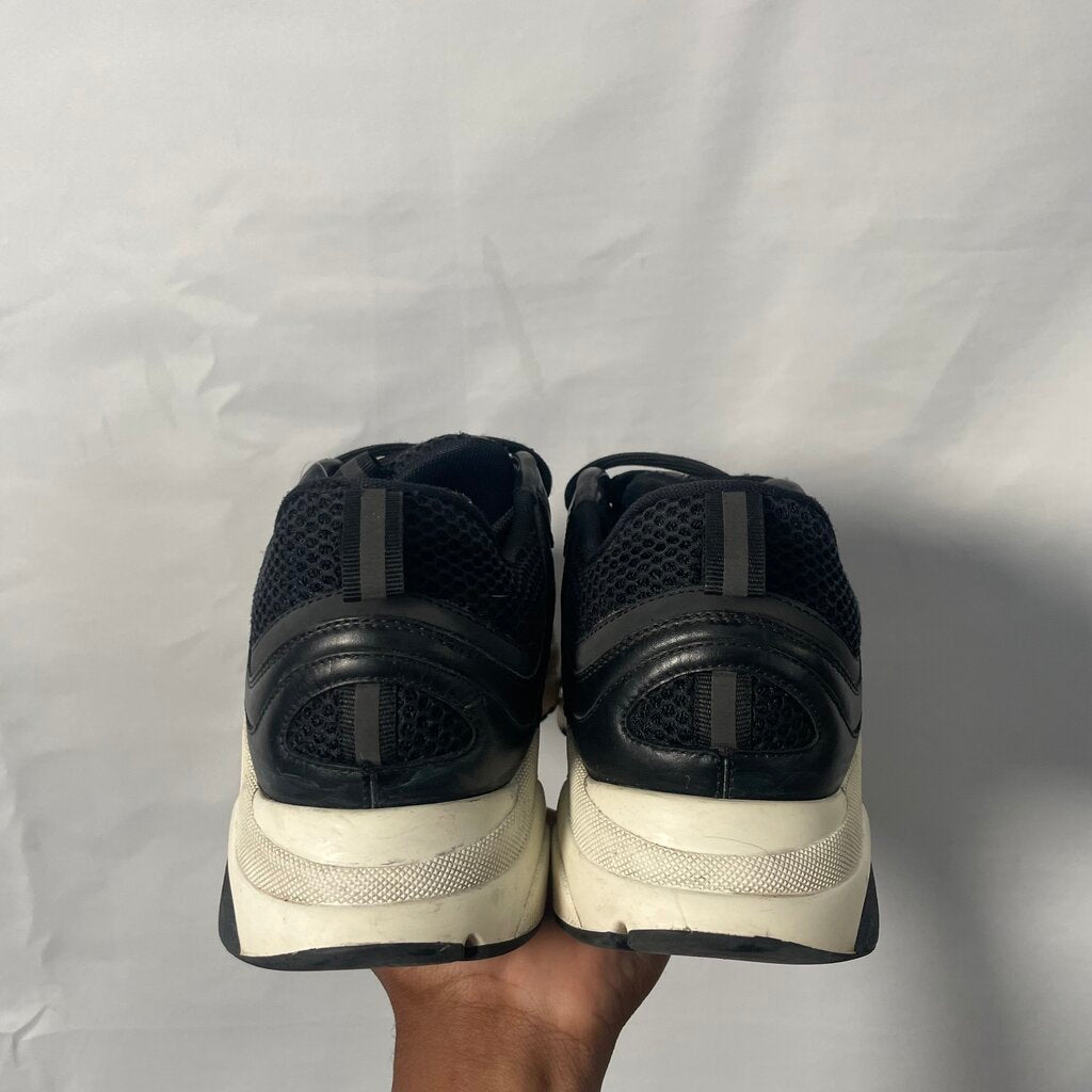 Black Dior B22 Sz. 43