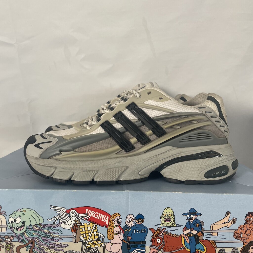 Grey Jellyfishes Sz. 10.5