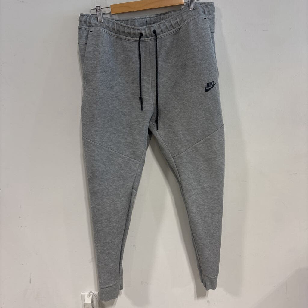 NIKE TECH BOTTOMS XXL GREY