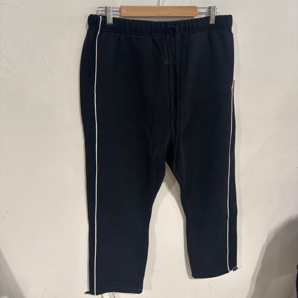 ESSENTIAL SWEATS SZ LARGE