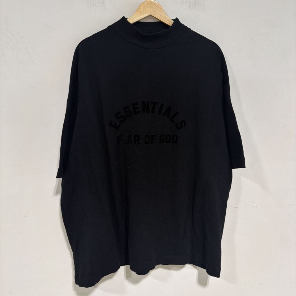 ESSENTIALS TEE SZ M