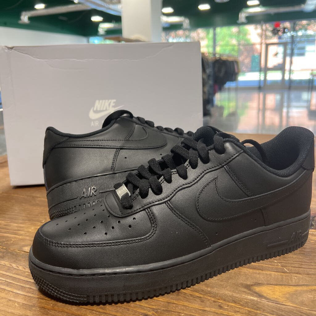 NIKE AIR FORCE 1 SZ 11