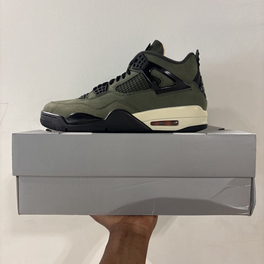 JORDAN 4 UNDEFEATED SZ 9.5