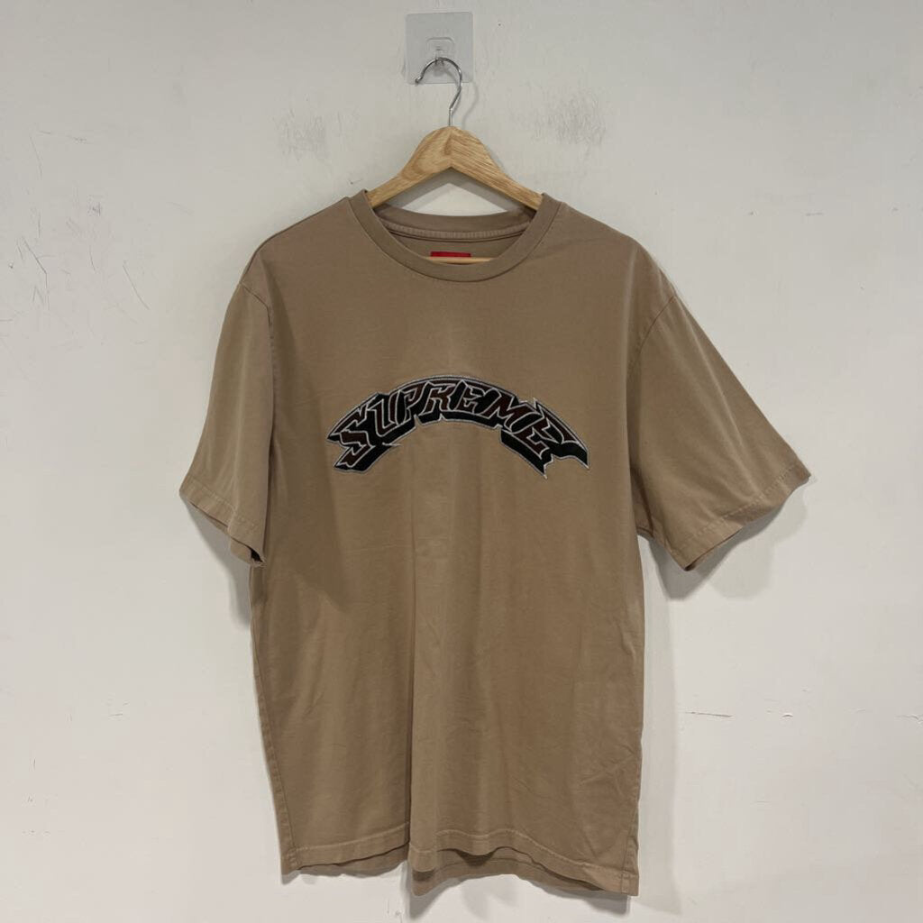 SUPREME TEE SZ MEDIUM