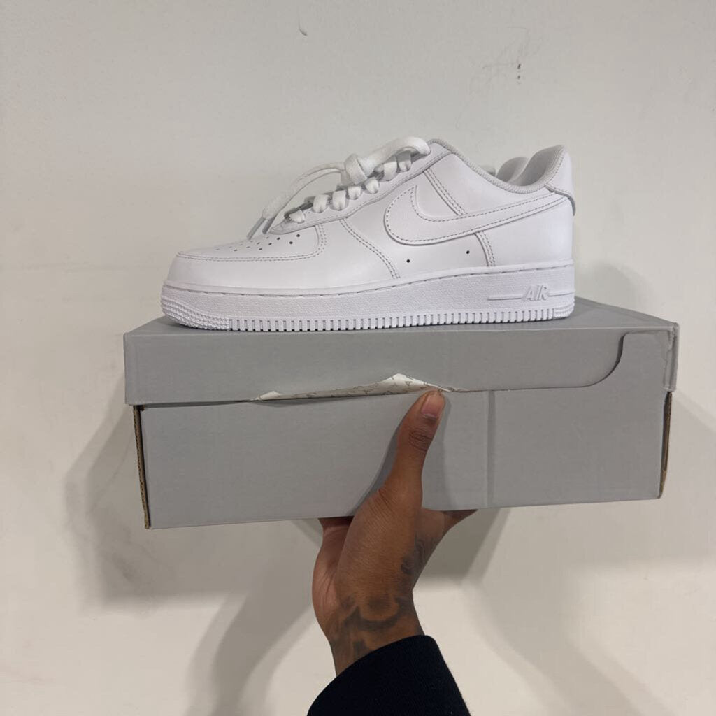 AIR FORCES 1S SZ 8