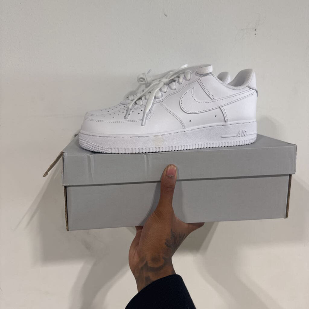 AIR FORCES 1S SZ 8.5