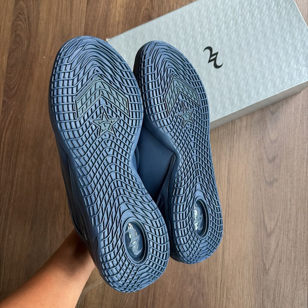 SHAI CONVERSE NAVY SZ. 12 (BOX)