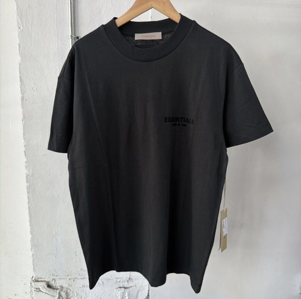 ESSENTIALS TEE SZ M