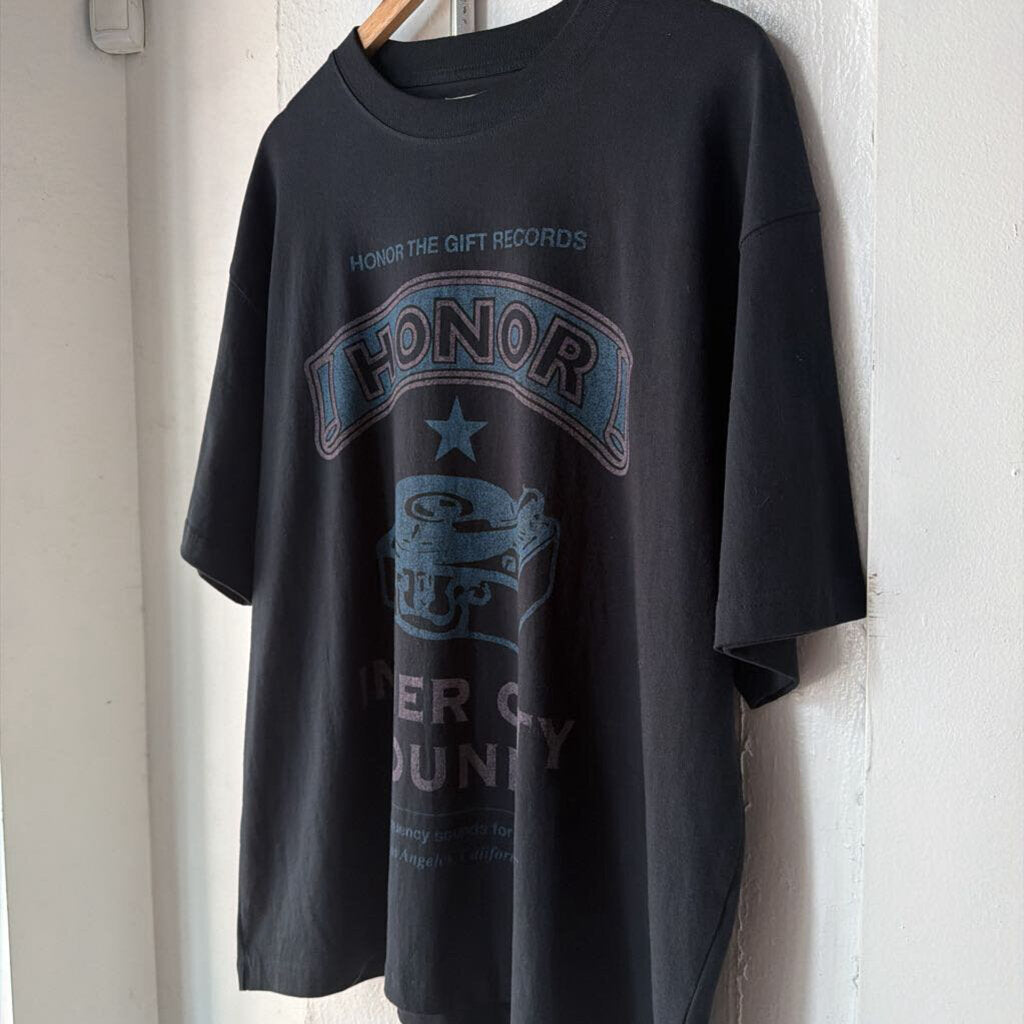 HONOR THE GIFT TEE SZ L