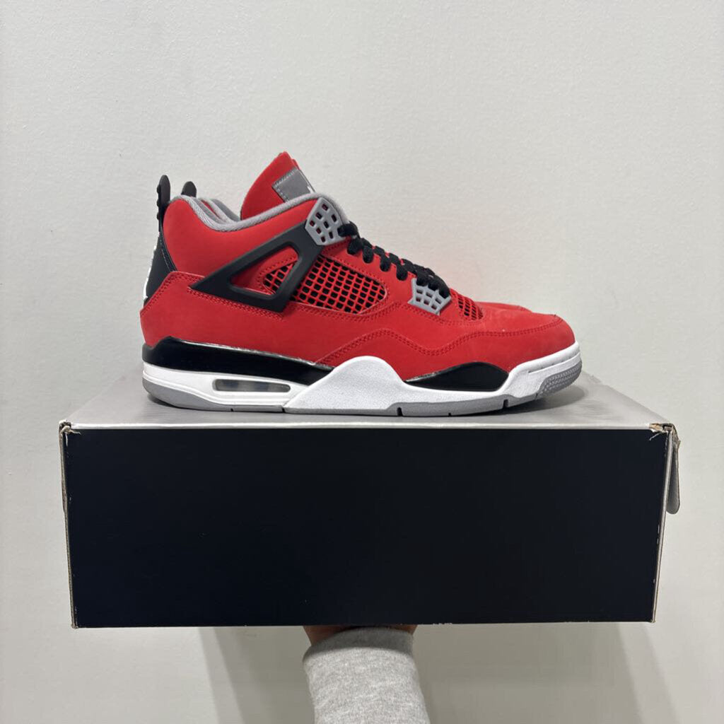 JORDAN 4 TORO SZ 10.5