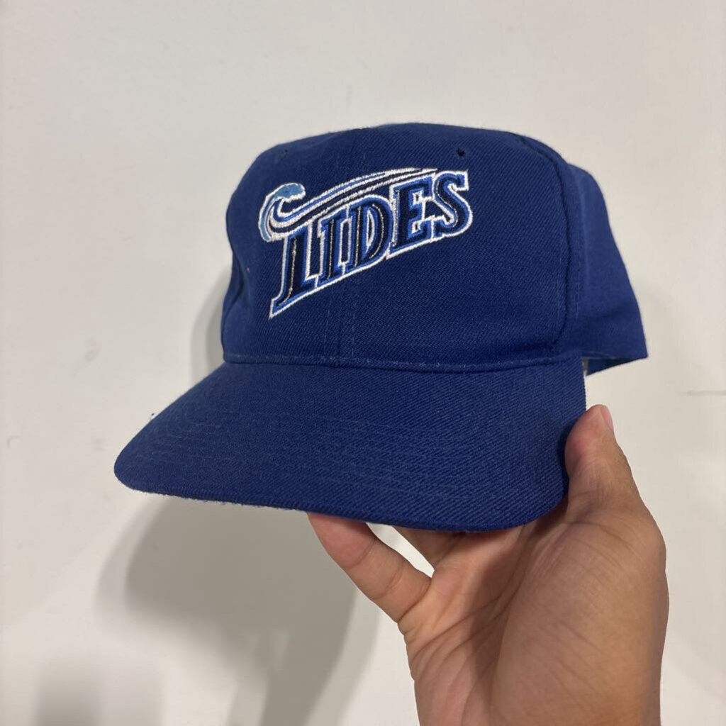 VINTAGE TIDES SNAP BACK