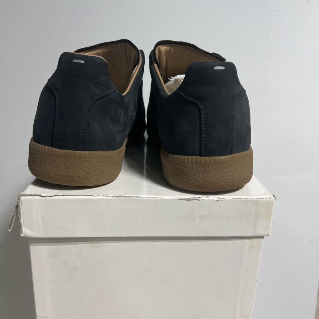 MAISON MARGIELA GALLERY // SZ 46
