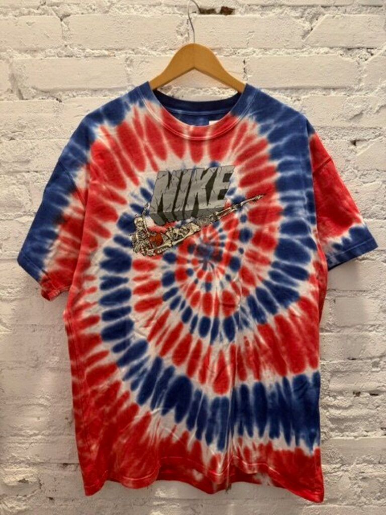 NIKE SKELETON RED TYE DYE TEE SZ LARGE