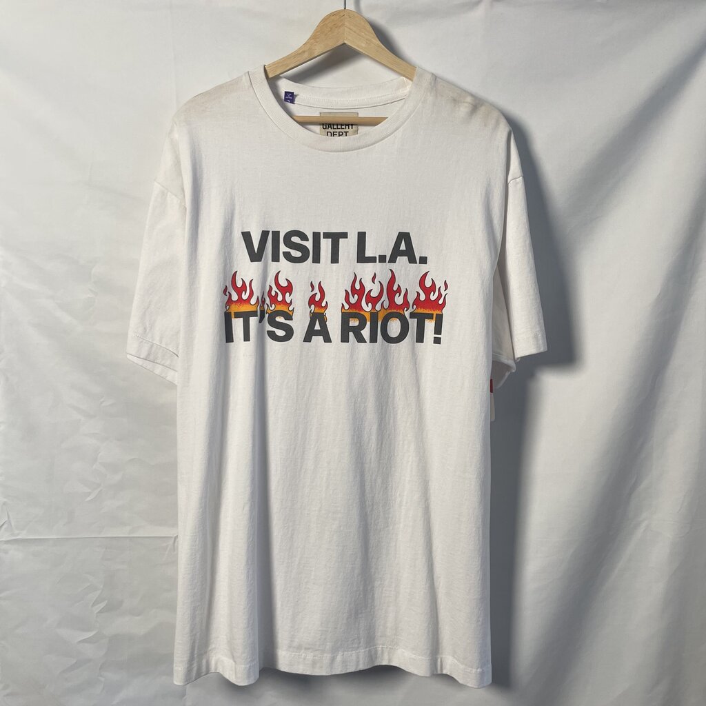 Its A Riot Gallery Dept. Tee Sz. L
