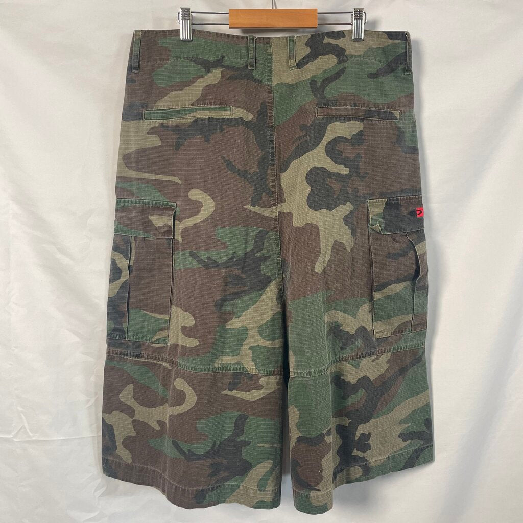 Gvgallery Long Camo Jorts Sz. S