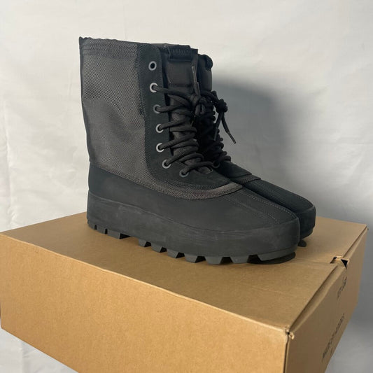 YZY 950 Boot Sz. 11.5