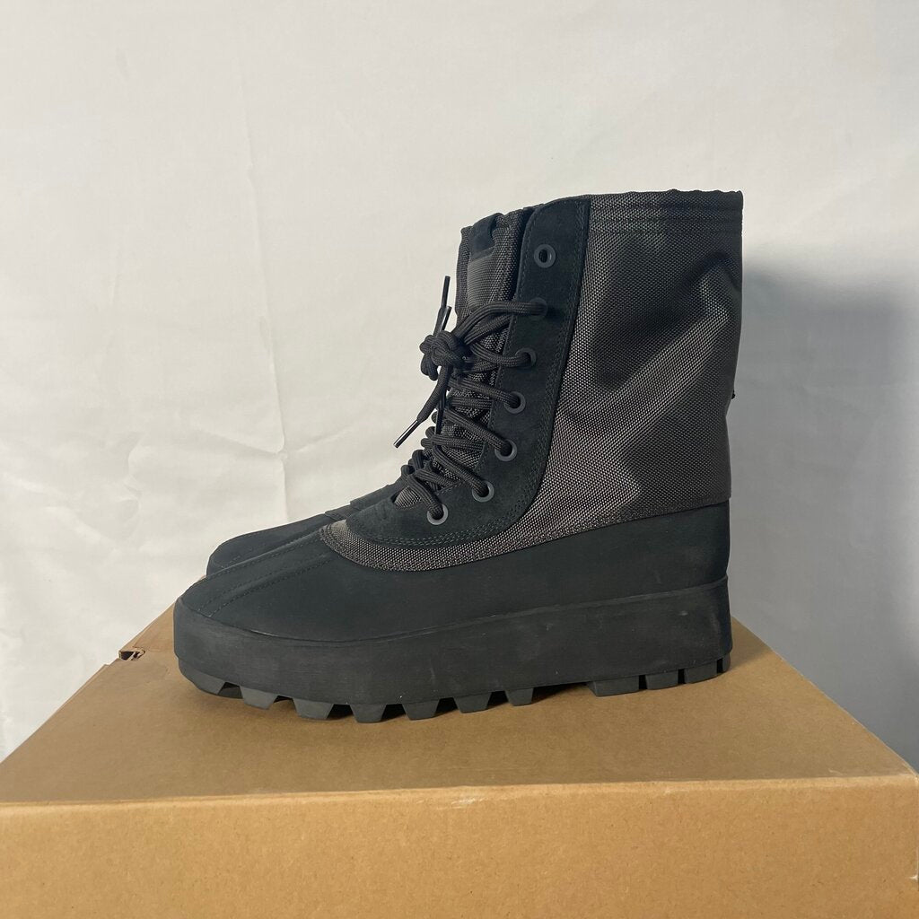 YZY 950 Boot Sz. 11.5