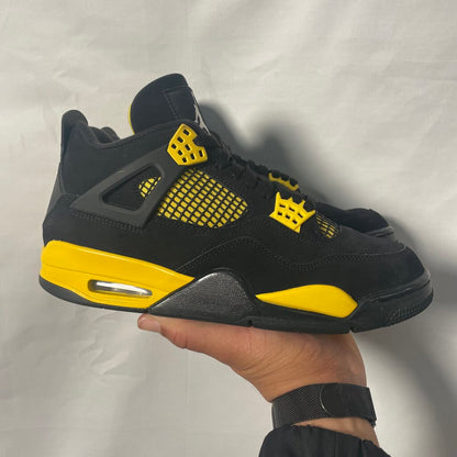 Jordan 4 Thunder Sz. 9 NB