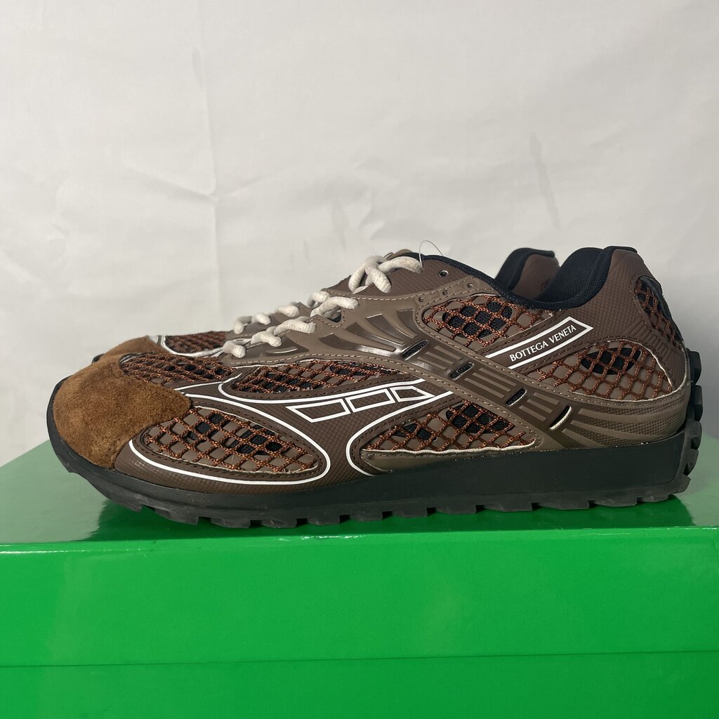Brown Bottega Orbits Sz. 43