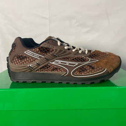Brown Bottega Orbits Sz. 43