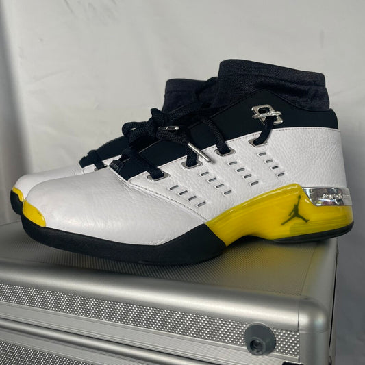 Jordan 17 Low Lightning Sz. 9