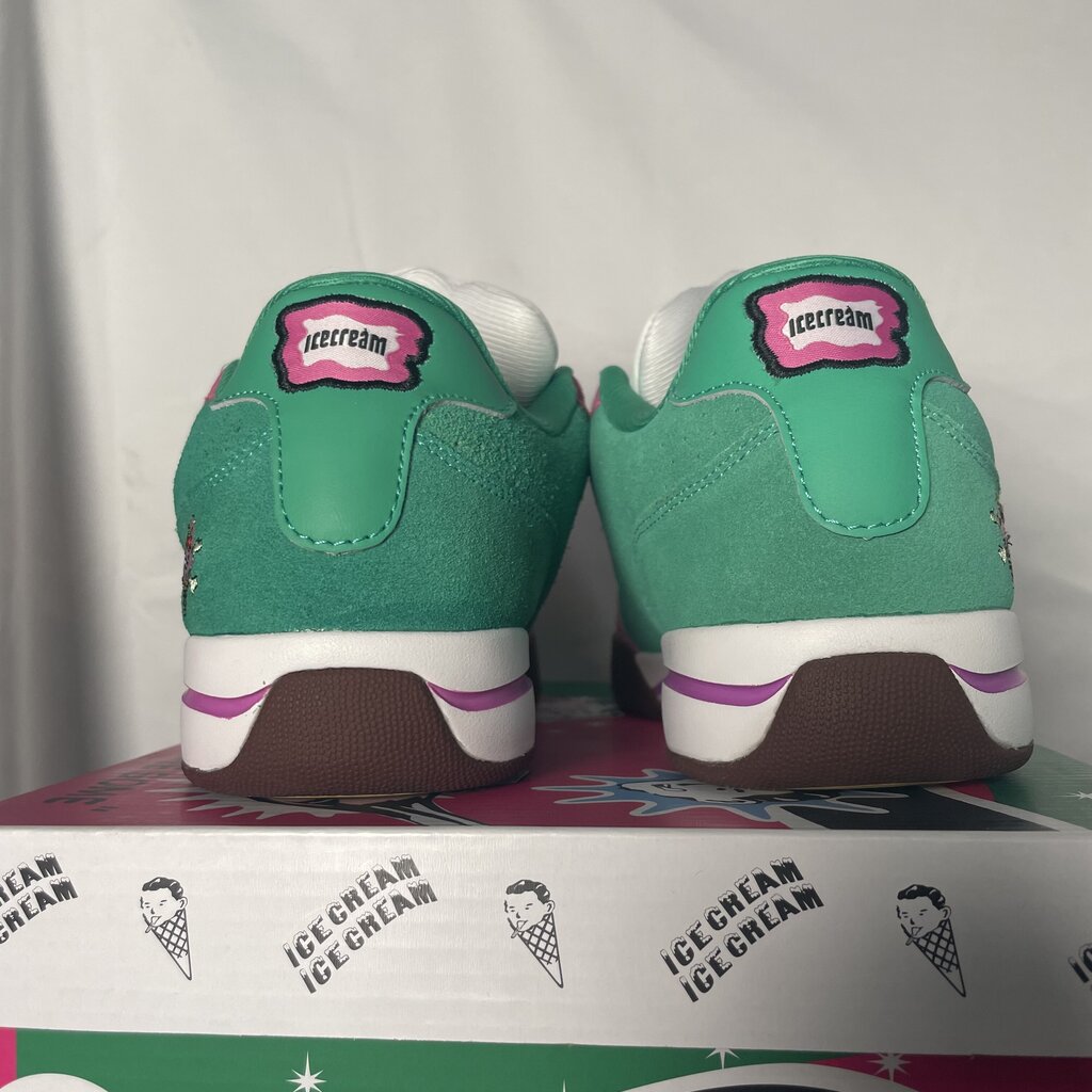 Ice Cream Pink Board Flips Sz. 9