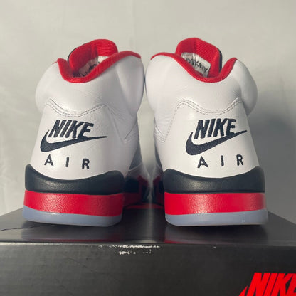 Jordan 5 Fire Red Sz. 9
