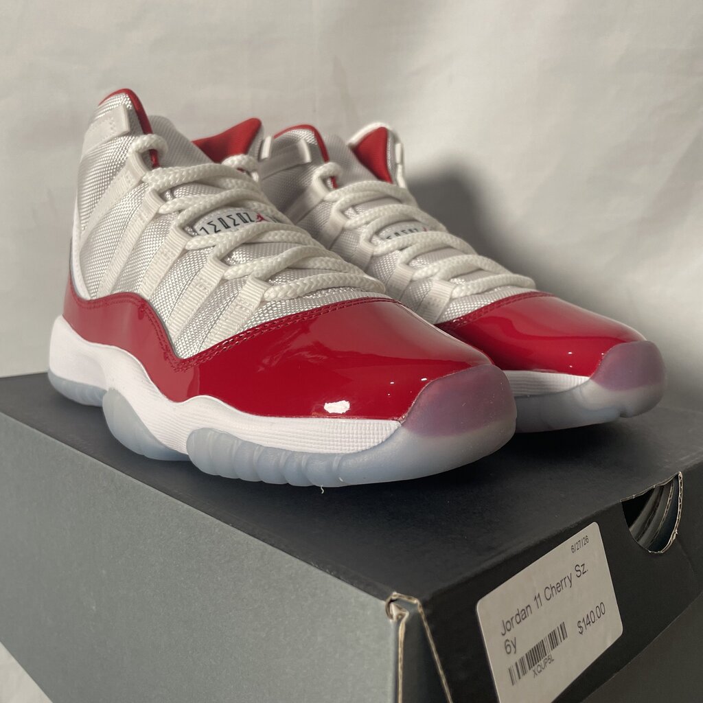 Jordan 11 Cherry Sz. 6y