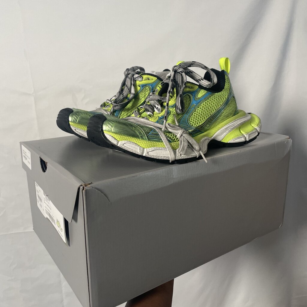 Neon green Balenciaga 3xls Sz. 41