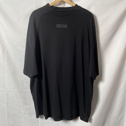 Essentials Black Tee Sz. M