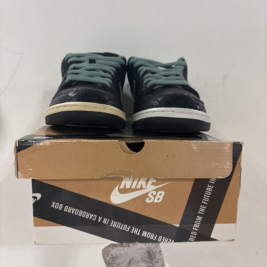 nike sb low spot
