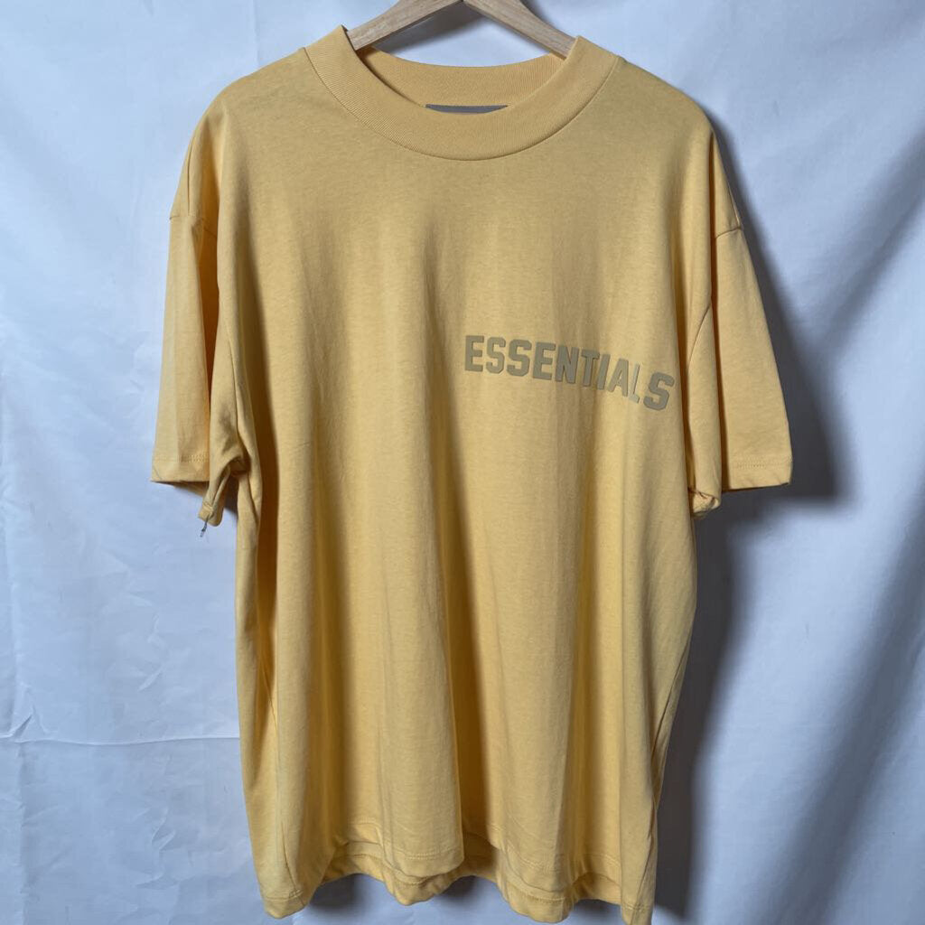 Brand New Essential Tee Sz. M
