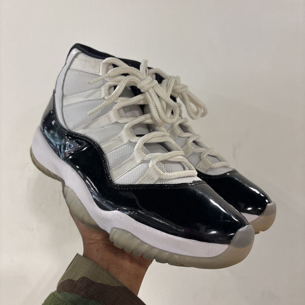 JORDAN 11 CONCORD SZ 9 ''WITH BOX''