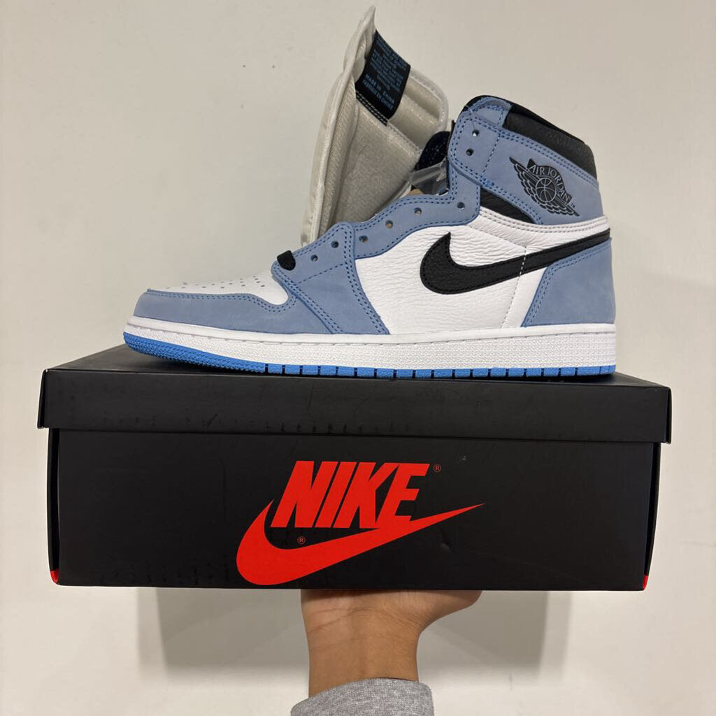 AJ1 UNIVERSITY BLUE SZ 9.5