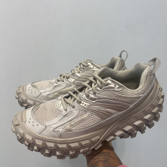 BALENCIAGA DEFENDER SZ 44 (WITH BOX)