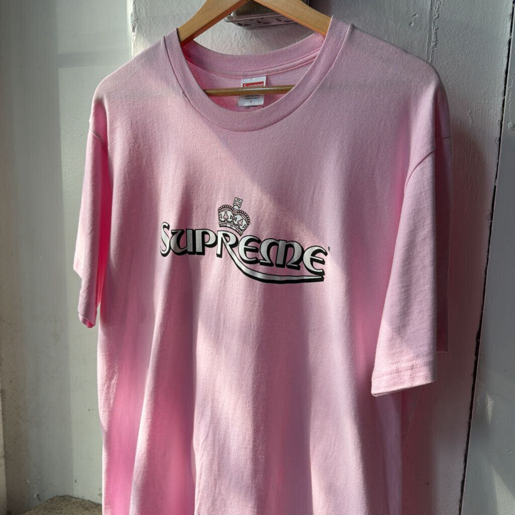 SUPREME PINK CRESENT LOGO TEE