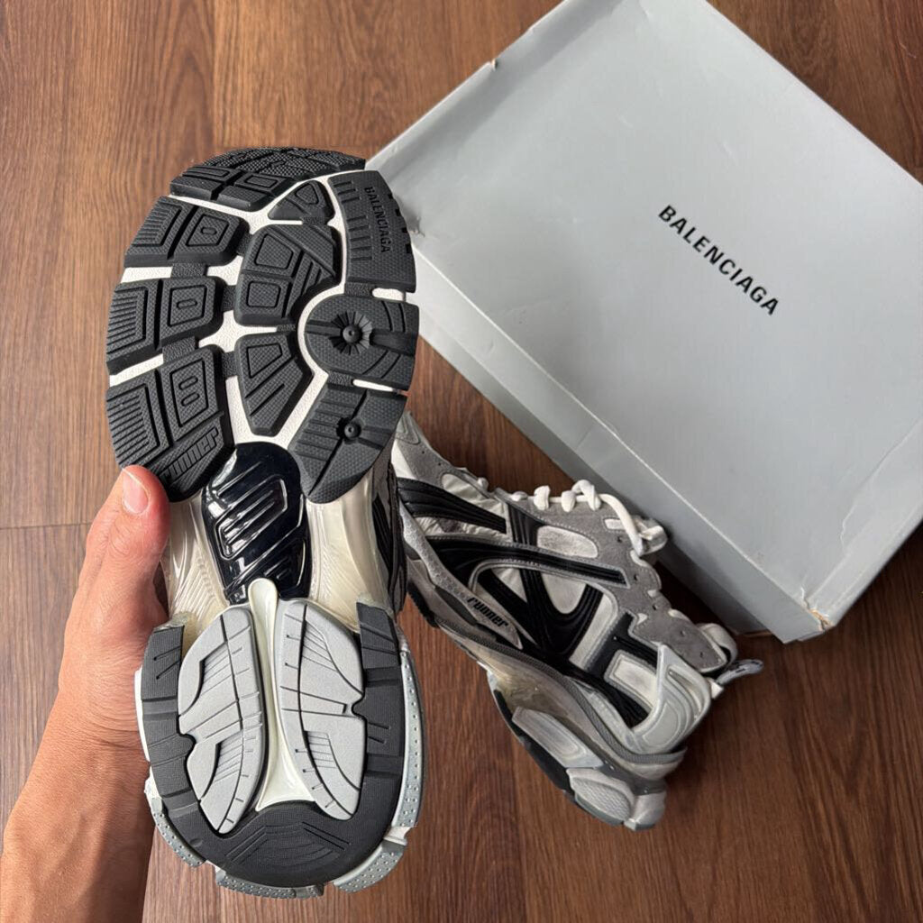 BALENCIAGA RUNNER SZ 44