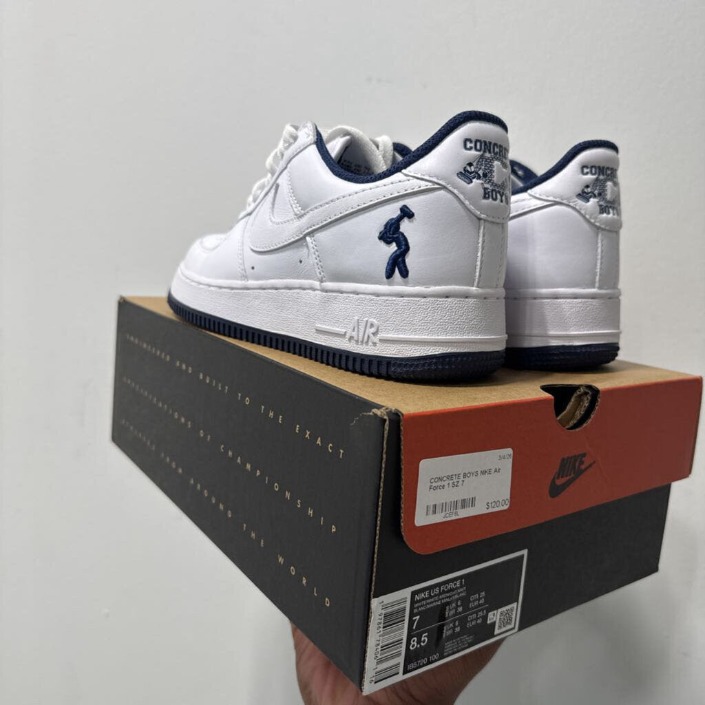 CONCRETE BOYS NIKE Air Force 1 SZ 7