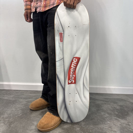 SUPREME SKATEBOARD