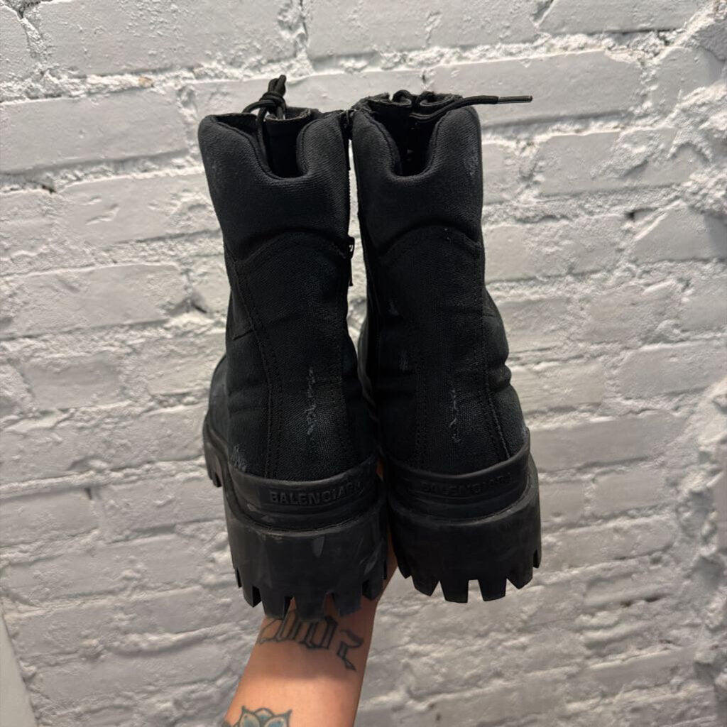 BALENCIAGA STRIKE BOOTS SZ. 44 (NO BOX)