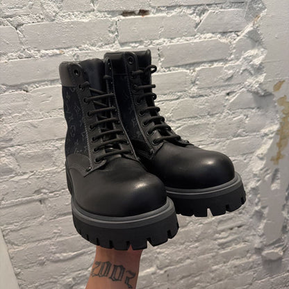 LV CHELSEA BOOTS SZ. 10 (NO BOX)