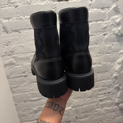 LV CHELSEA BOOTS SZ. 10 (NO BOX)
