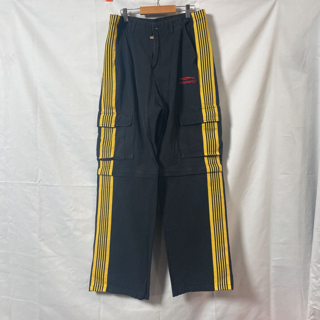 Raspberry Hills Black n Yellow cargos Sz. S