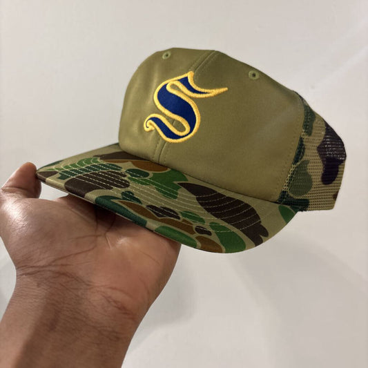 SUPREME TRUCKER HAT