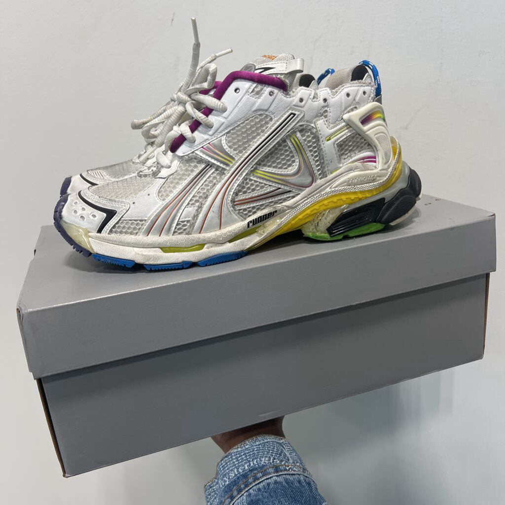 MULTI COLOR BALENCIAGA RUNNERS SZ 44