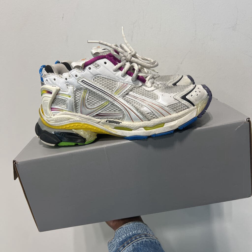 MULTI COLOR BALENCIAGA RUNNERS SZ 44