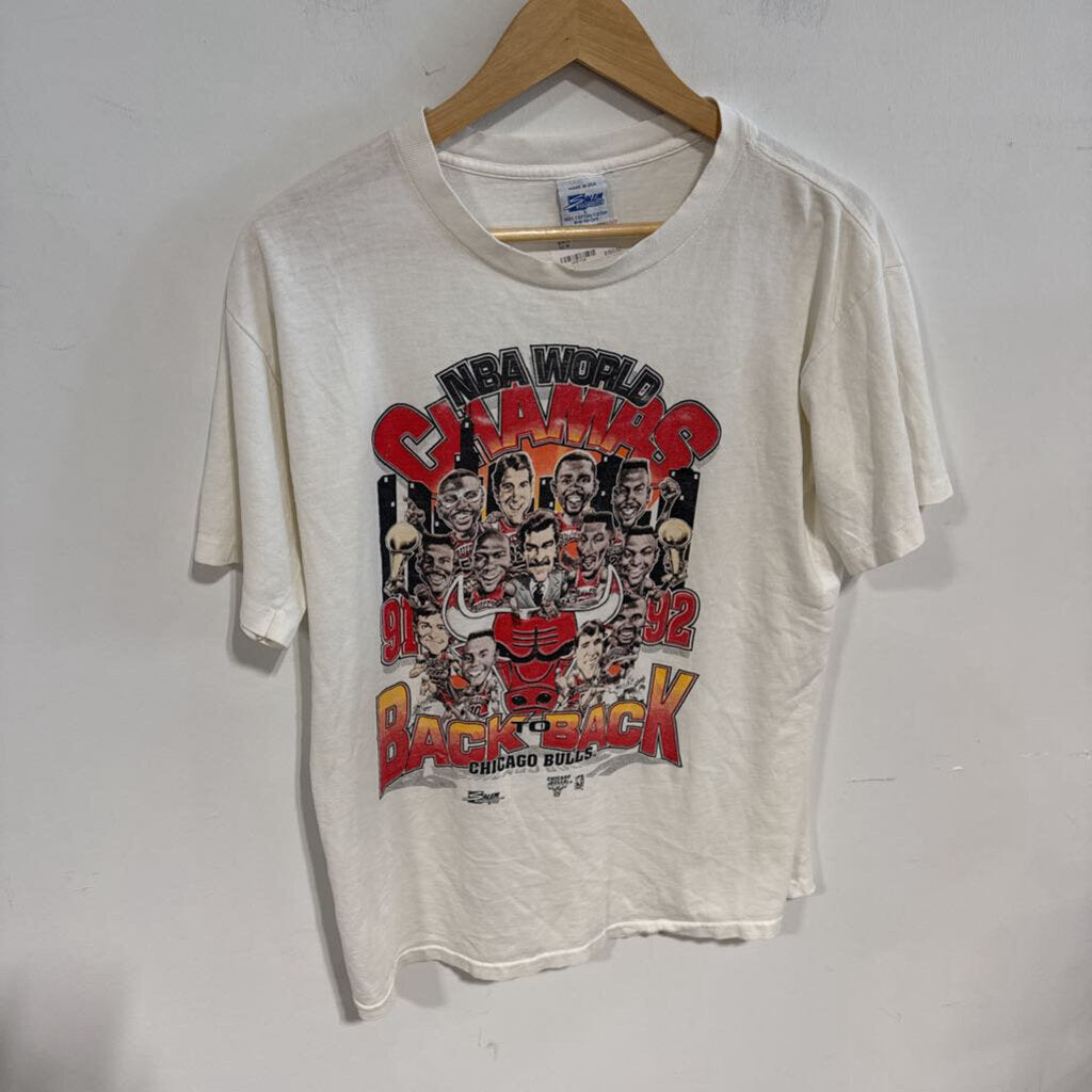 BACK TO BACK BULLS TEE SZ M