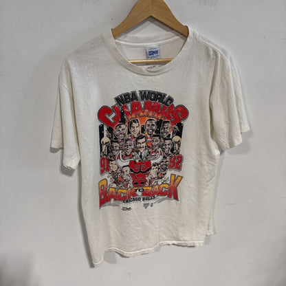 BACK TO BACK BULLS TEE SZ M
